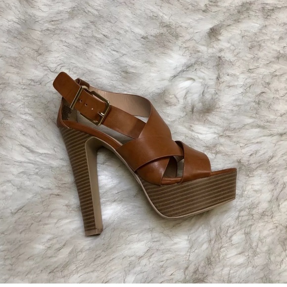 Express /Crisscross Strap Platform Heeled Sandal - Picture 7 of 9